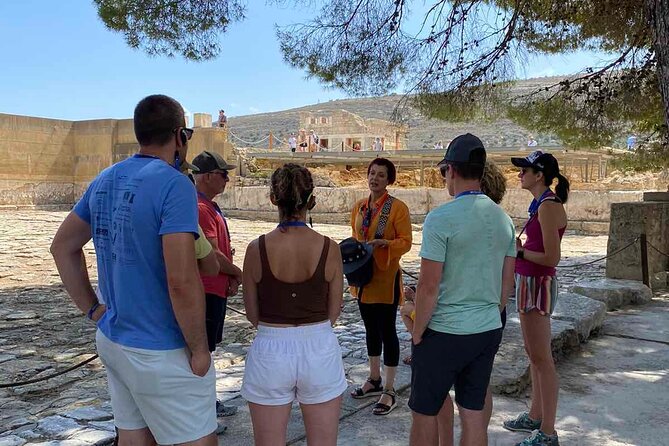Knossos Palace Tour with Transfer & Skip-the-Line Entry Ticket - The public bus transfer from Heraklion, and why it works