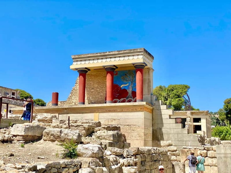 Knossos: Private Tour with a Licensed Guide & Entry Ticket - Key things to know before you go