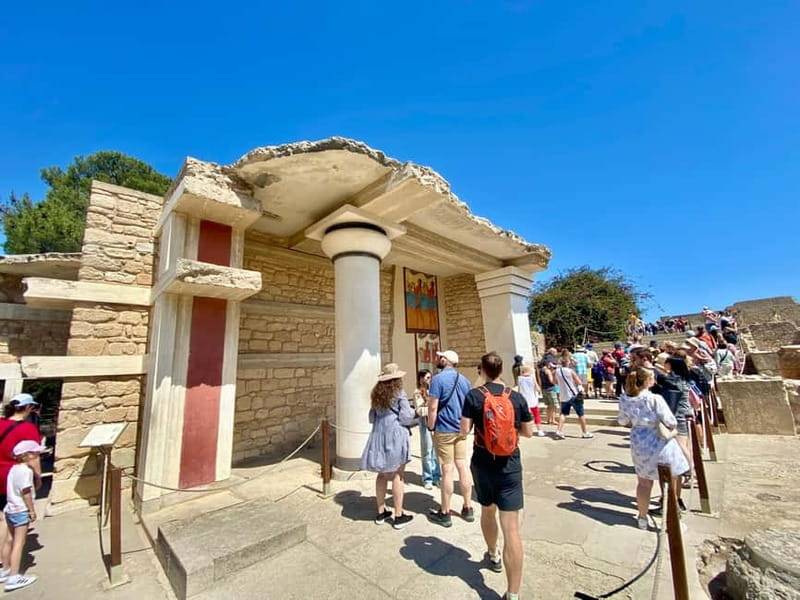 Knossos: Private Tour with a Licensed Guide & Entry Ticket - Private Timing: What 1.5 Hours Really Means at Knossos