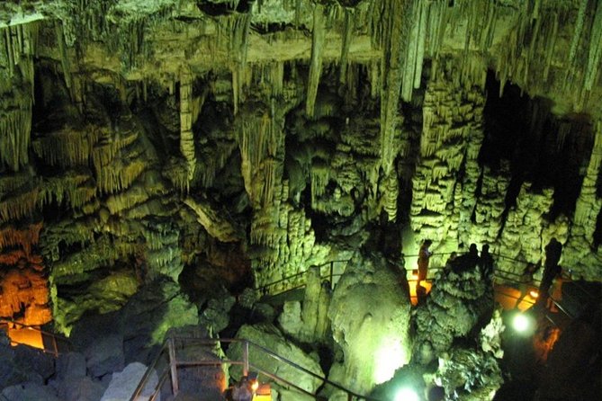 LASSITHI & KNOSSOS CRETE, full day professional guided coach tour - Pottery and the craft angle: what it adds to the day
