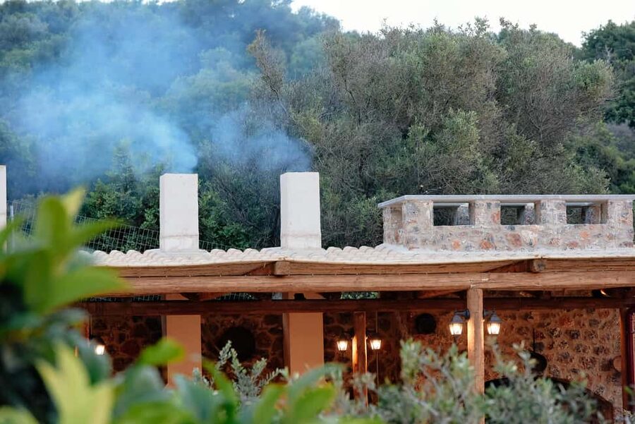 Lassithi, Zeus Cave, Olive Mill Farm & Knossos Combo Tour - Knossos Palace guided tour: make sense of 4000 years fast