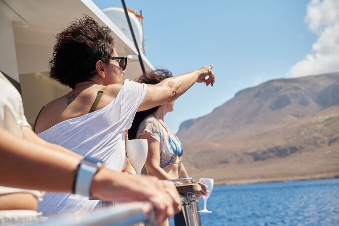 Luxury Balos Cruise: Sunset, Snacks, Drinks & Transfer - Getting to Trachilos: pickup rules that can make or break the day