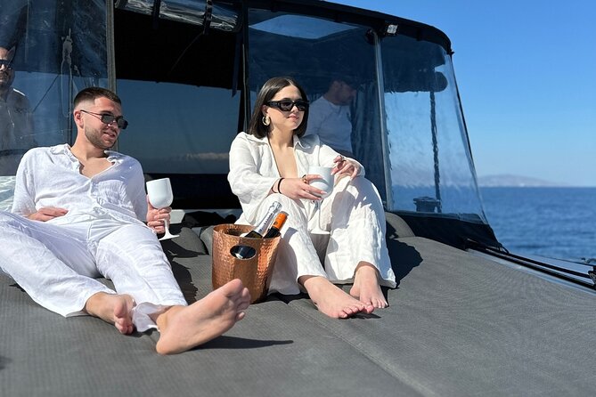 Luxury Catamaran Cruise, Dia Island –Open Bar & Lunch -Top Rated! - Key highlights at a glance