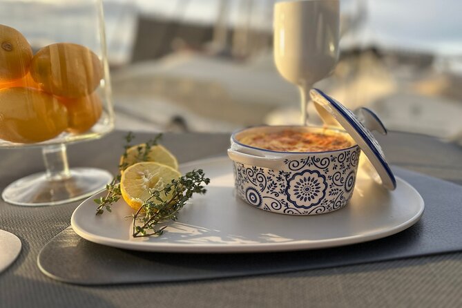 Luxury Catamaran Cruise, Dia Island –Open Bar & Lunch -Top Rated! - Dia Island Stop: Swim Bay Fun With Real Water Options