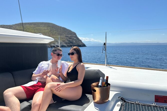 Luxury Catamaran Cruise, Dia Island –Open Bar & Lunch -Top Rated! - The Open Bar That Keeps the Day Worry-Free