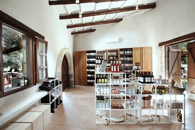 Manousakis Winery Shuttle Service Tour and Taste - Key things I’d zero in on