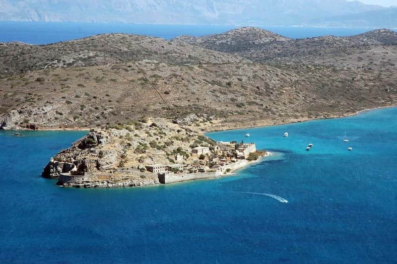 Minicruise: Spinalonga Island, Pirate Caves & Hidden Beaches - English guide and crew: friendly helps a lot on a boat day