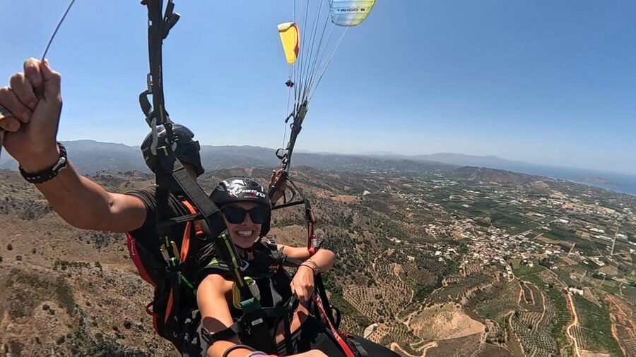 Paragliding in Chania - What to Wear and How to Get Comfortable Fast