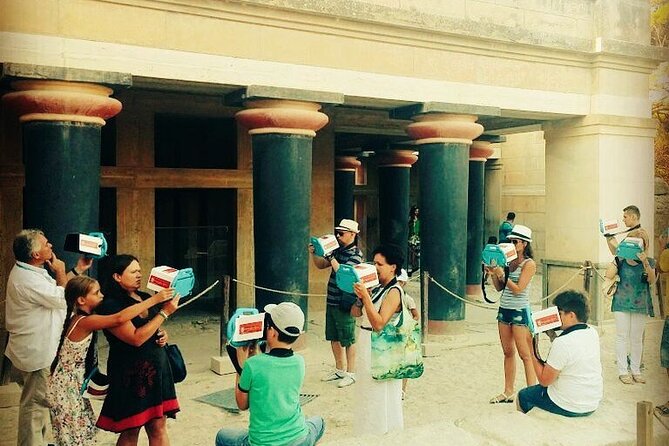 Private Audio and Virtual Tour in Knossos - Included gear and comfort tips for a 1.5 hour visit