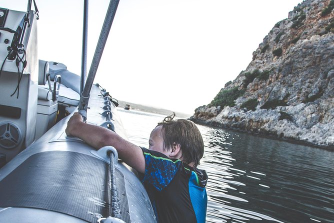 Private boat trip Chania - Thodorou - Lazaretta (price per group-up to 9 people) - Crew style: kind, flexible, and good at reading sea conditions
