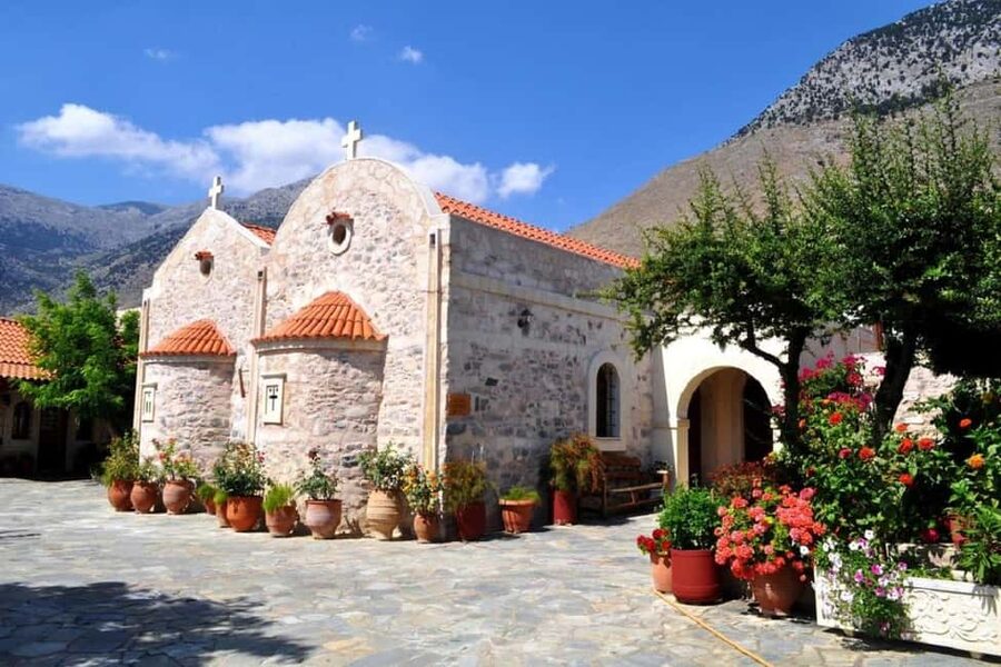 Private Jeep Tour to Psiloritis Mountain & Cooking Lesson - Oropédio Nídas and the approach to Zeus country