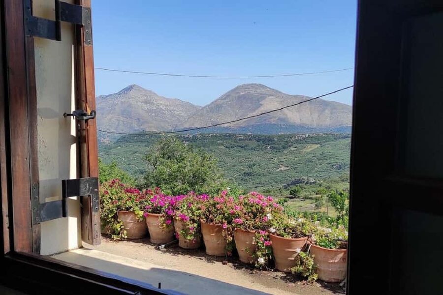 Private Jeep Tour to Psiloritis Mountain & Cooking Lesson - Psiloritis Chalet cheese-making class: hands-on, then you taste