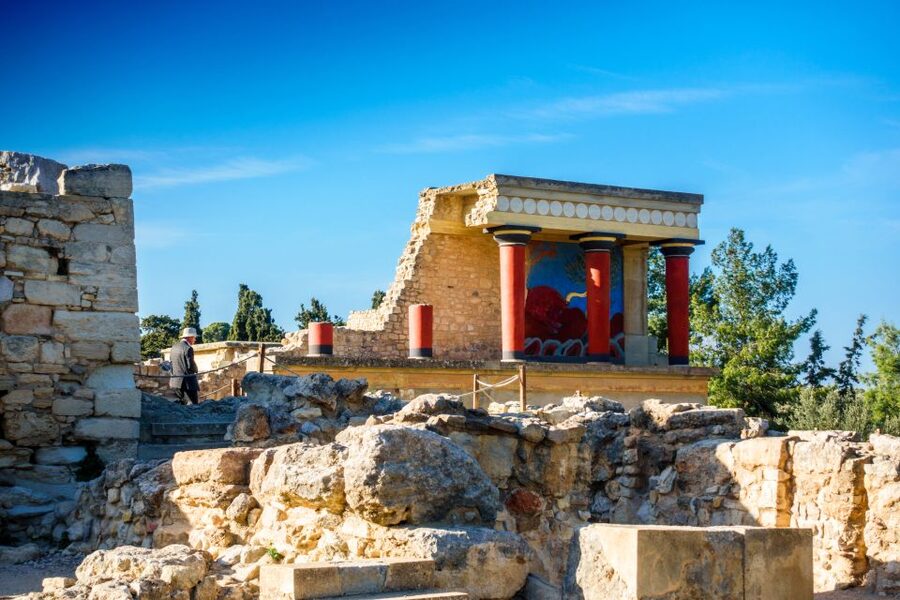 Private Knossos Skip The Line Tour inc. lunch & wine tasting - How this private Knossos, winery, and Archanes day actually feels