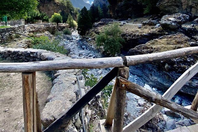 Private Roundtrip Transfer from Chania to Samaria Gorge Park - Entering the Gorge Early: Why the First Hours Matter