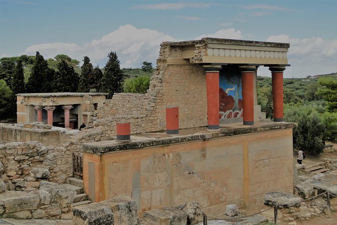 Private Tour Knossos & Heraklion City - The Private Setup: Driver, Car, and a Real-World Pace
