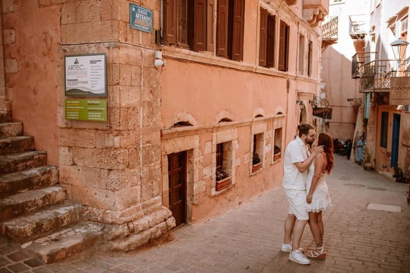 Private Vacation Photoshoot with Photographer in Chania - The Two Deliverables: 20 Photos in 30 Minutes vs 45 Photos in 1 Hour