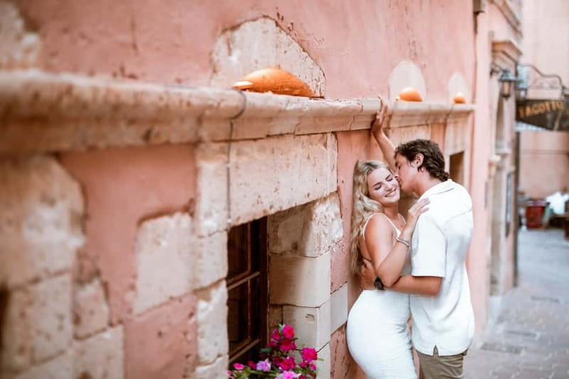 Private Vacation Photoshoot with Photographer in Chania - Typical Flow of the Session, From Meet-Up to Final Frames
