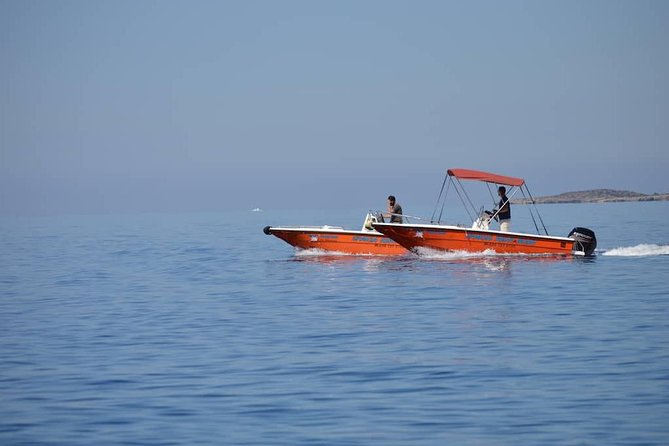 RENT A BOAT 5,5m - 30hp LICENSE FREE Chora Sfakion, Sfakia - The boat setup, 5.5m and 30 hp, in real-life terms
