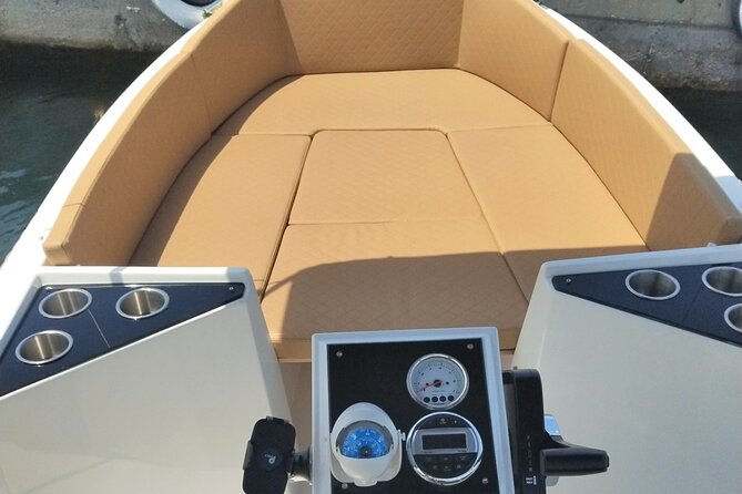 Rent a Boat Valory 480 NO LICENSE REQUIRED - What’s Included on Board: Snorkeling Gear, Safety, and Useful Tech