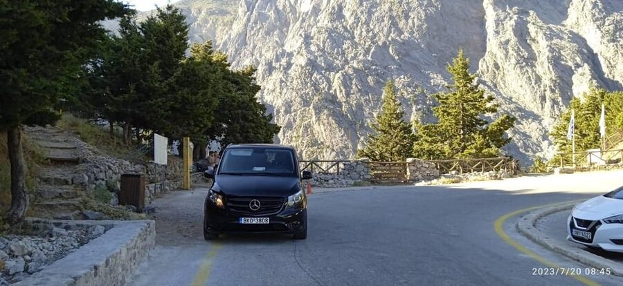 Rethymno Area:Private tour 3-4-5 Hour to Kourtaliotiko Gorge - Your first minutes inside the canyon: viewpoints, a cool splash, and constant flow