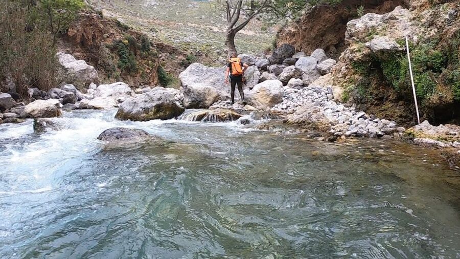Rethymno: Canyoning Tour in the Kourtaliotiko Gorge - A short river-bed trek through caves and strange rock shapes