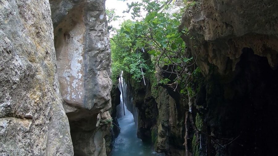 Rethymno: Canyoning Tour in the Kourtaliotiko Gorge - What to bring for a wet, comfy day (and what to avoid)