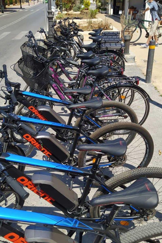 Rethymno: e-Bike Tour on the old city - Rimondi Fountain, the Neratze Mosque, and Guora Gate street-level drama