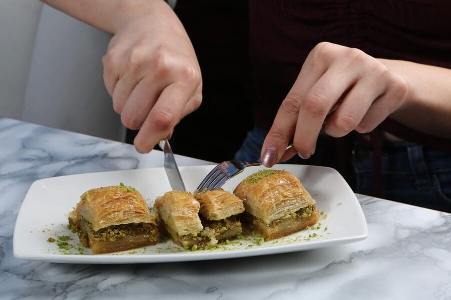 Rethymno Old Town: A Traditional Cretan Food Tour - The Venetian mansion workshop: where phyllo becomes kantaifi and baklava