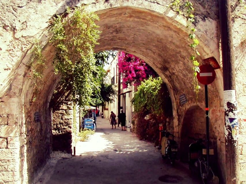 Rethymno: Old Town Walking Tour with Meal - How guides make this tour worth it, not just tasty