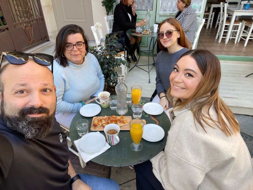 Rethymno: Old Town Walking Tour with Meal - Stop 2: street food that helps you read the town
