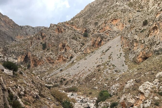 Rethymno Tour - VIP Private Tour - Kourtaliotiko Gorge and the quick photo payoff at Three Monasteries