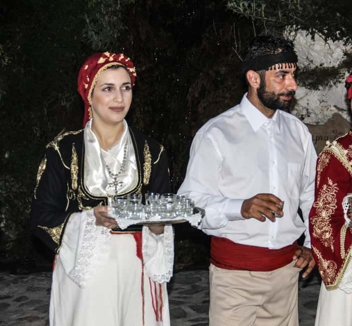 Rethymnon: Cretan Night with Dinner and Live Music - A Cretan Village Night Outside Rethymnon