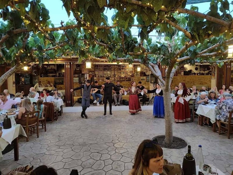 Rethymnon: Cretan Night with Dinner and Live Music - Inside the dinner: Cretan flavors, shared tables, and what to watch for