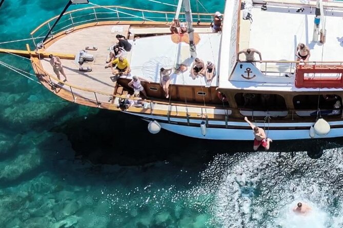 Sailing Trips with Cretan Sailing - Do you actually sail? The honest answer: not always the way you imagine