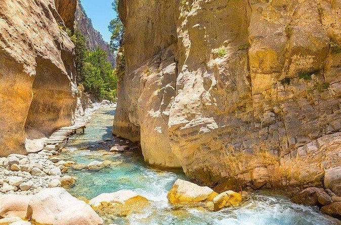 Samaria Gorge- the long way, from Chania - The long-way hike approach: free pace, guide at the rear