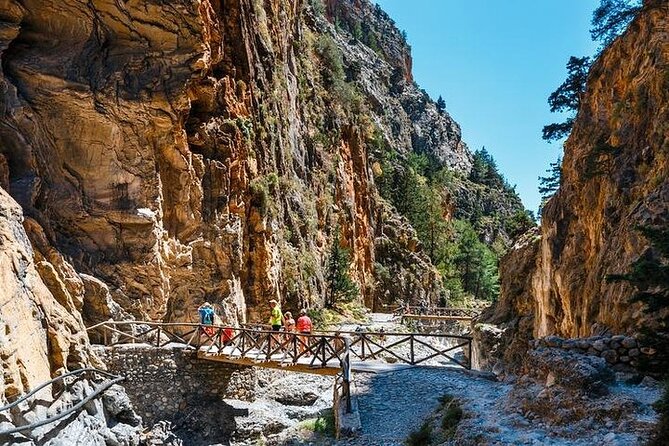 Samaria Gorge- the long way, from Chania - From Chania to Xylóskalo, the gorge doorway at 1,250 meters