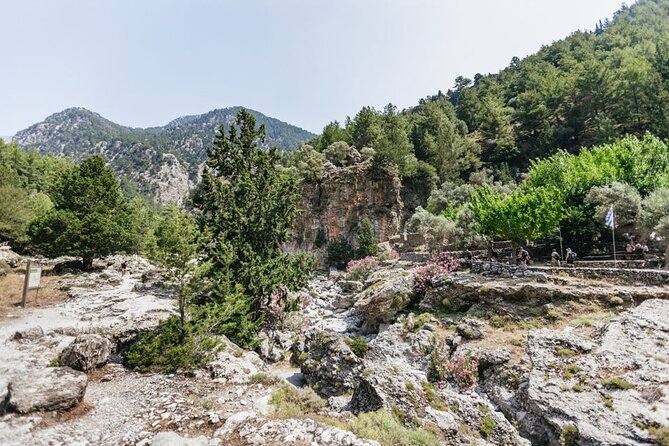 Samaria Gorge Trek Full Day Tour from Georgioupoli with Guide - The Samaria Gorge Trek: What Makes It Challenging