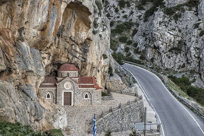 Secrets of West Crete & Rethymno Town Private Tour from Heraklion - Stop 3: Kourtaliotiko Gorge and Kotsifou Canyon in 45 Minutes