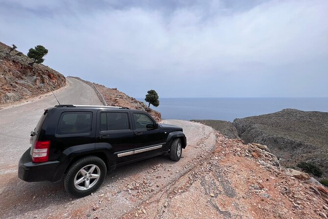 Seitan limania-Marathi private Jeep tour with lunch - Seitan Limania Beach: the steep-trail reward