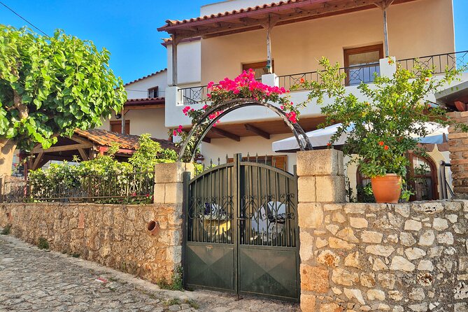 Shore Escape: Chania, Monastery & Olive Oil Tasting - Chania Town in 90 Minutes: Venetian Harbor to Old Town Lanes