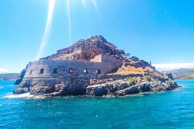 Spinalonga, Elounda, Plaka and Agios Nikolaos - Agios Nikolaos and Lake Voulismeni: the easy, pretty finish