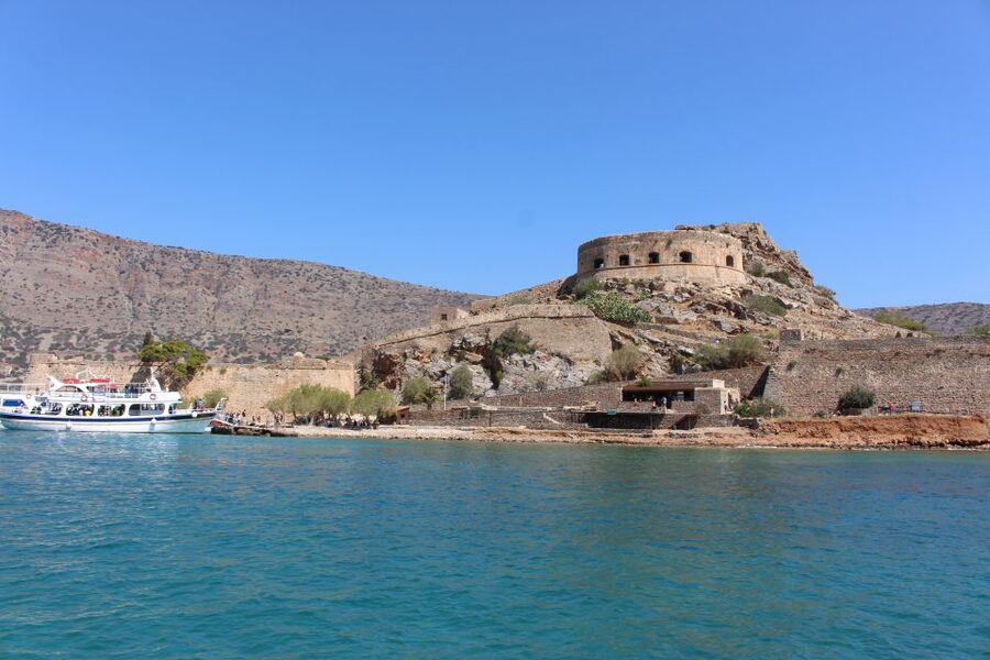 Spinalonga Island Guided Day Trip with Tavern Lunch & Wine - Why a Spinalonga Island day trip works better than doing it solo