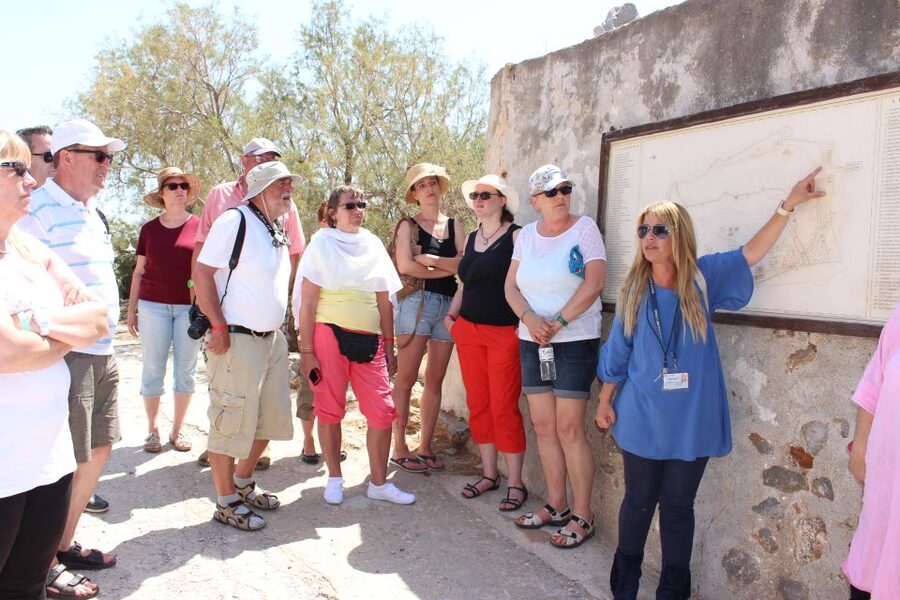 Spinalonga Island Guided Day Trip with Tavern Lunch & Wine - Agios Nikolaos stop: shopping time without turning it into a second trip