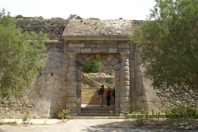 Spinalonga Regular Trip -daily At 12:30 From Agios Nikolaos - Spinalonga Island: A Live Guide First, Then You Walk
