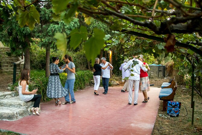 Tango Lessons in Apocoronas Area - Who Should Book Tango Lessons in Douliana, Apokoronas?
