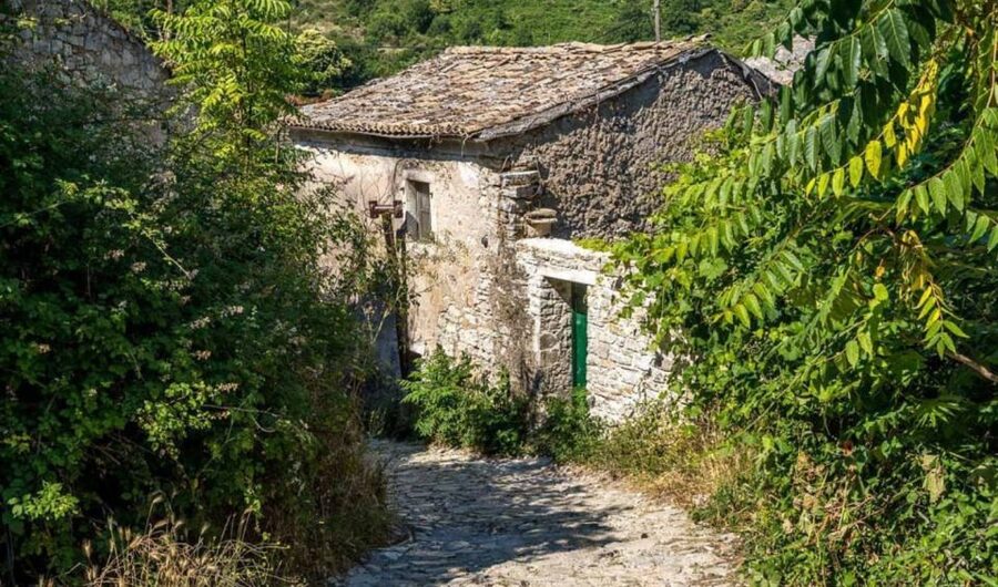 Through the Lens of Crete: Knossos, Legends, and Local Life - Who this private Crete tour is best for
