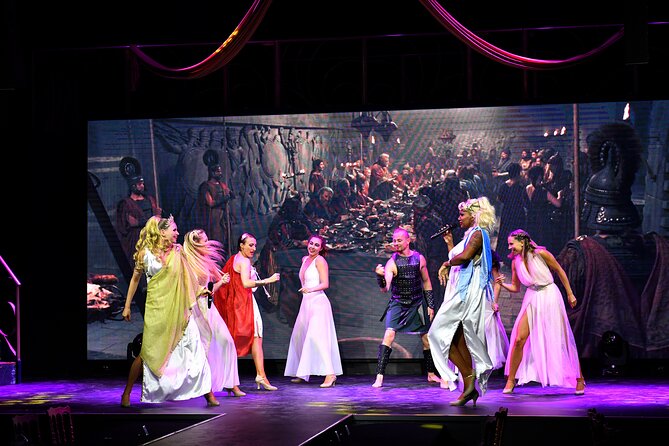 Troy Dinner-Show - The show itself: acrobatics, singing, and the Greeks-versus-Trojans clash