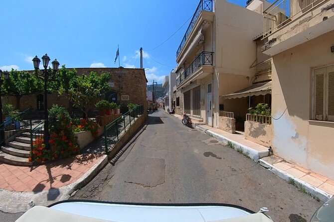 Tuk Tuk Sissi Ride 2 hours private tour - What it’s like with the guides, Petra and Roger