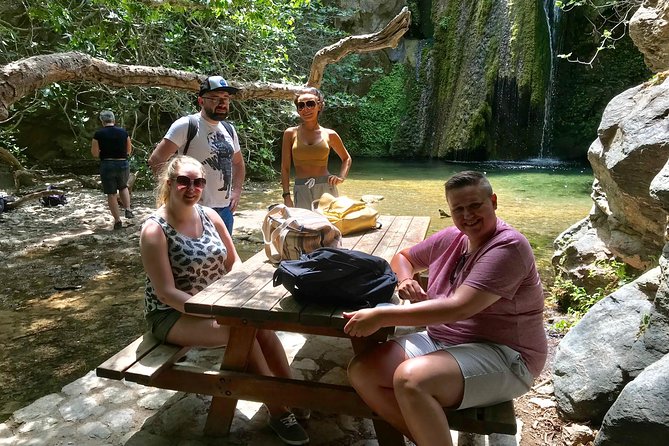 VIP Luxury Private Tour - Full Day - 4x4 Excursion with LandRover - Is the price worth it for a group of up to 6?