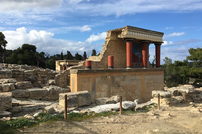 Visit Knossos palace (Tour & Skip-the-Line Ticket) - Small-Group Guidance: The Difference Between Seeing and Understanding